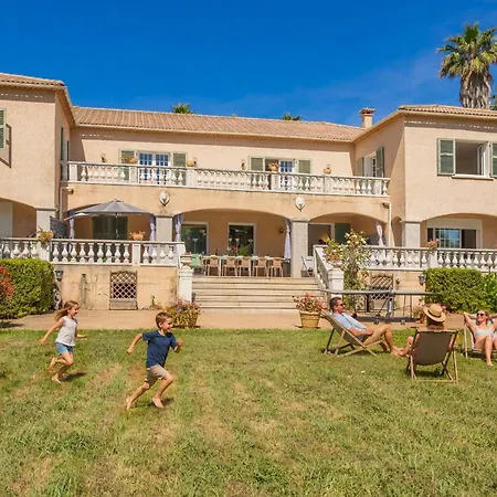 Washingtonia - De Charme Avec Acces Prive A La Vila